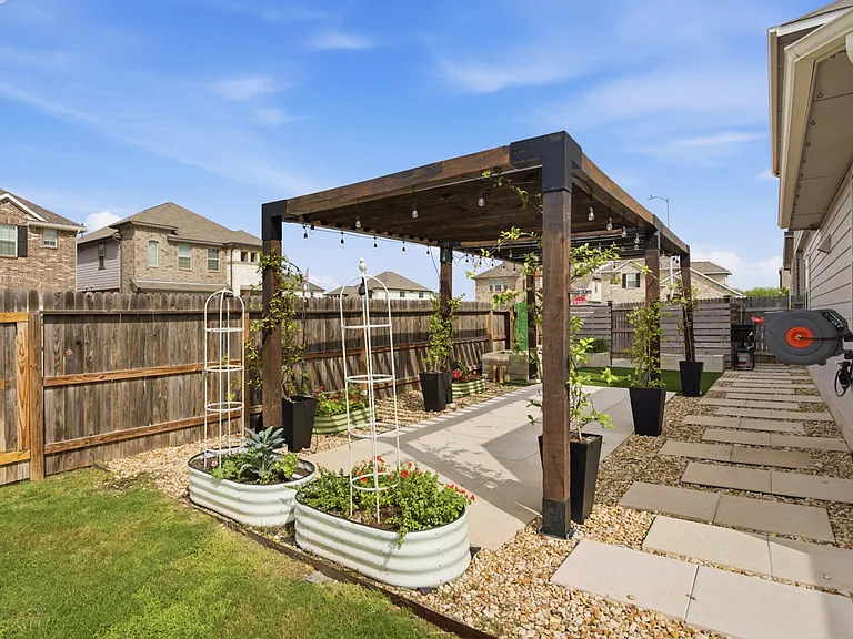 10051 Mulhouse Dr — Photo 48