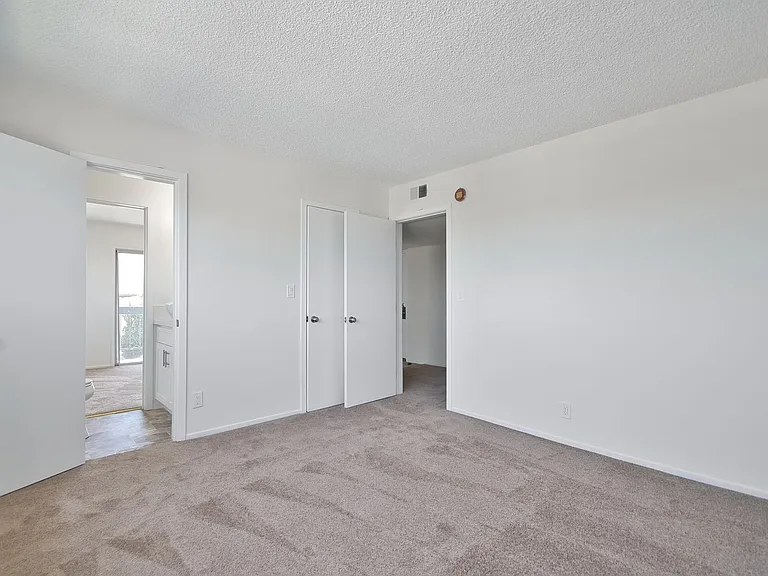 j3301 — Photo 12