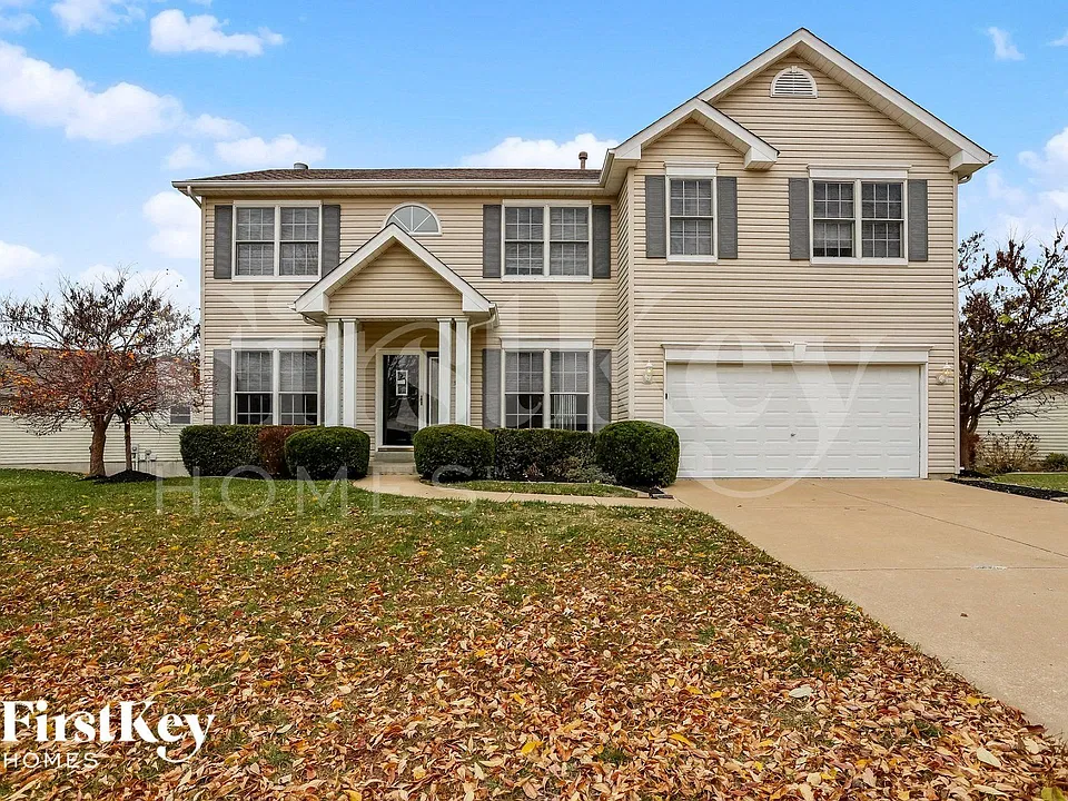 332 Centerfield Dr