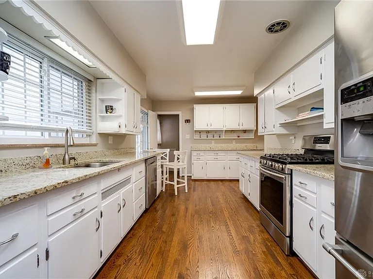 314 Beverly Pl — Photo 12