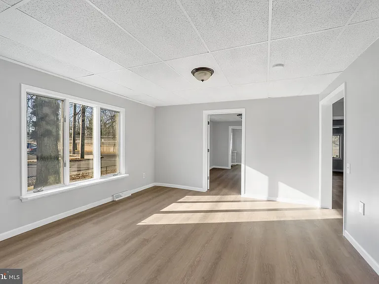 101 Railroad Blvd — Photo 7