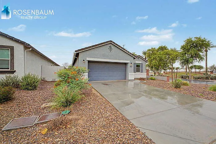 3 bed, 2.0 bath, 1553 sqft, $1,745 — Photo 3