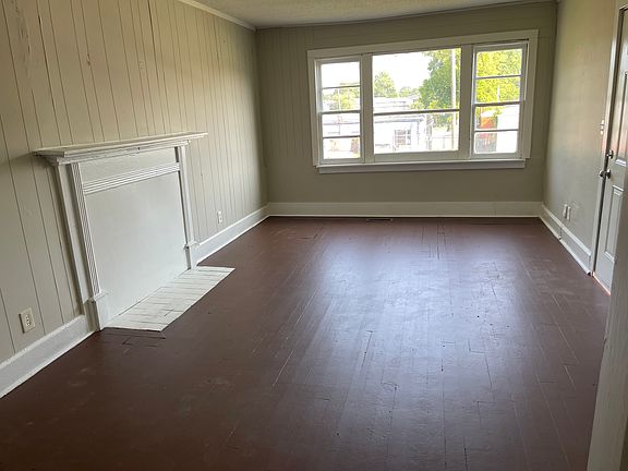 3rd image of 1005 Valley Road Pl