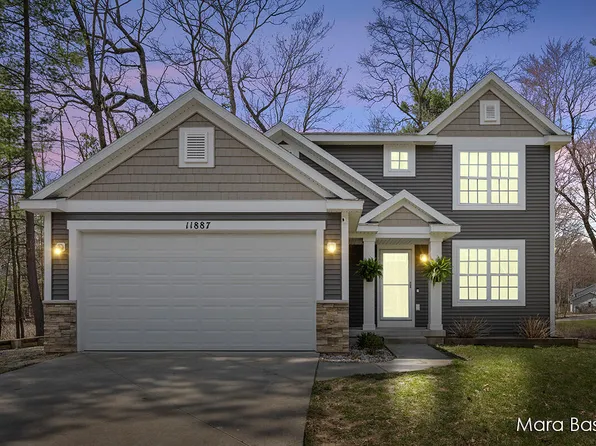 11887 Wabasis Ave NE, Rockford, MI 49341