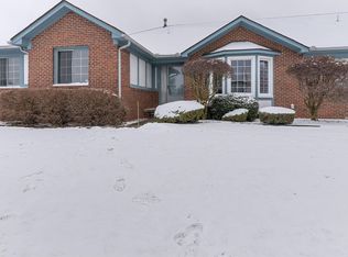 15750 Huntcliff Dr, Macomb, MI 48044