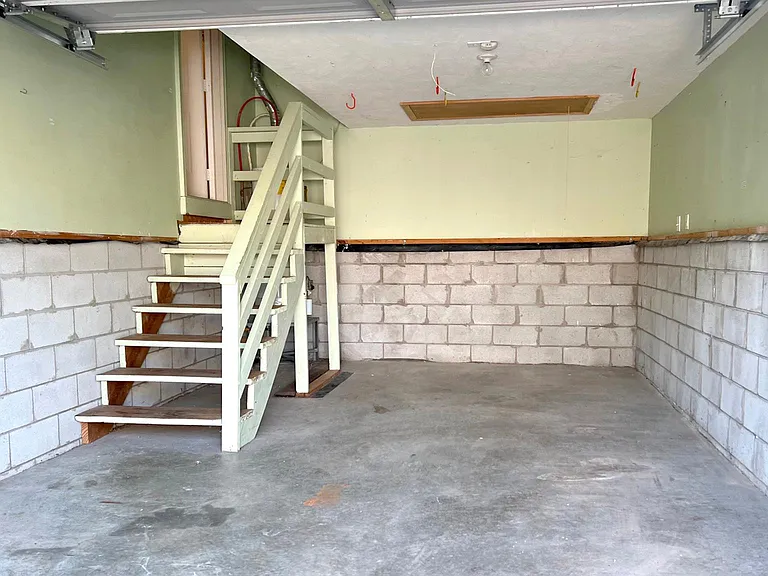 1028 Saddlestone Dr — Photo 9