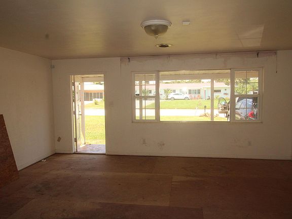 5th image of 1132 Waverly Dr