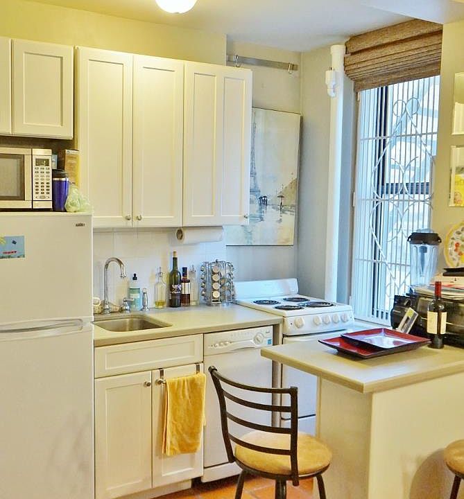 1st image of 17 W 64th St APT 9E
