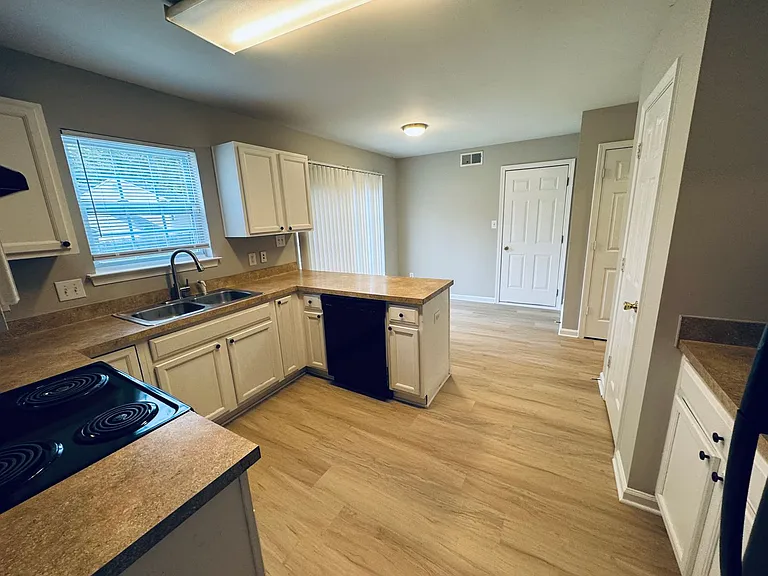 7136 Roaming Path Ct — Photo 8