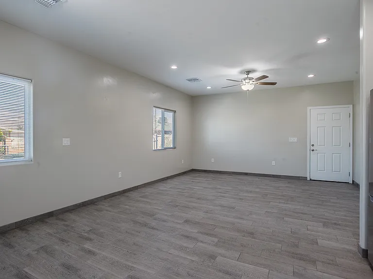 1358 N Apache Dr #1 — Photo 36