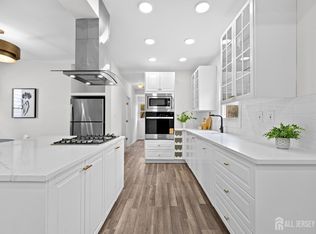 255 S 6th Ave, Highland Park, NJ 08904