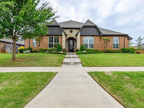 2nd image of 3108 Lochinver Dr