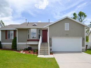 211 E Rawlins Ln, Draper, UT 84020