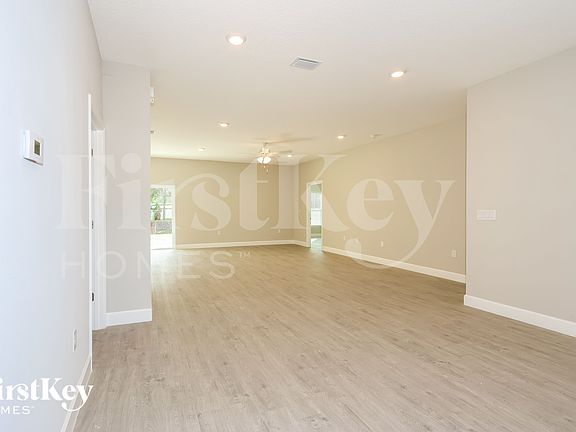 4th image of 546 Warwick St SE