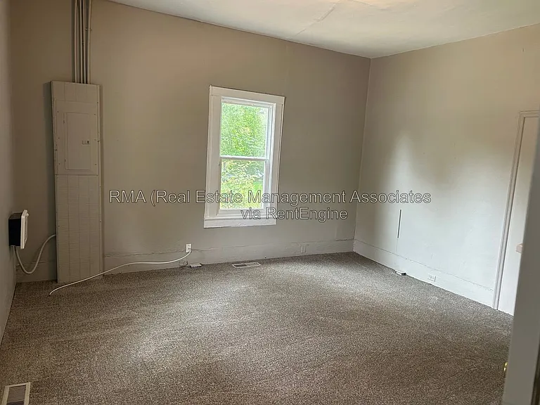 507 W Cherry St — Photo 4