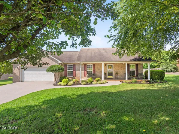 1105 Summerfield Dr, Maryville, TN 37801