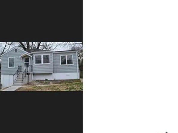 7036 Greenhaven Dr, Saint Louis, MO 63136