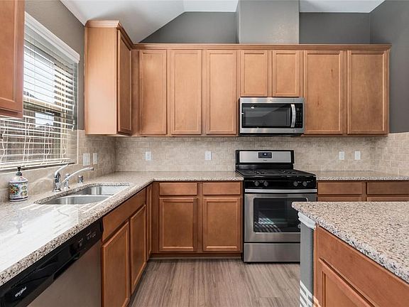 4th image of 12417 Berberry Dr