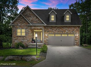 117 Crooked Stick Ln, Hazle Township, PA 18202