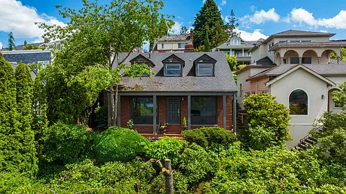 3814 46th Ave NE Photo 1 3814 46th Ave NE Photo 1