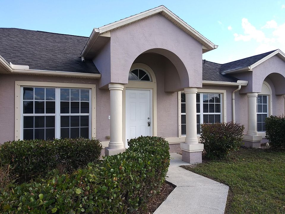 1st image of 315 SW Alcan Dr