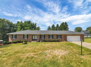 1851 Rosewood Dr NE, Lancaster, OH 43130