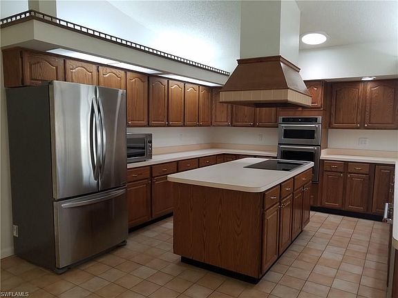 2nd image of 1229 N Brandywine Cir