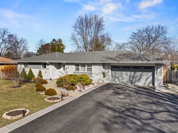 1211 Highland Dr, Prospect Heights, IL 60070