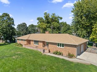 4710 Valley View Dr, Columbus, NE 68601