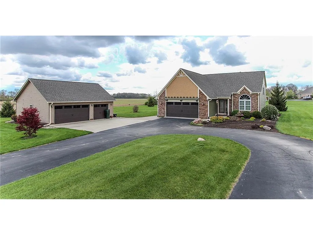 1528 N 400 E photo 1