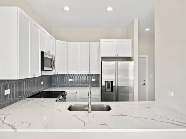 3727 Sunnyside Ave., 3727 Sunnyside Ave #302, Brookfield, IL 60513