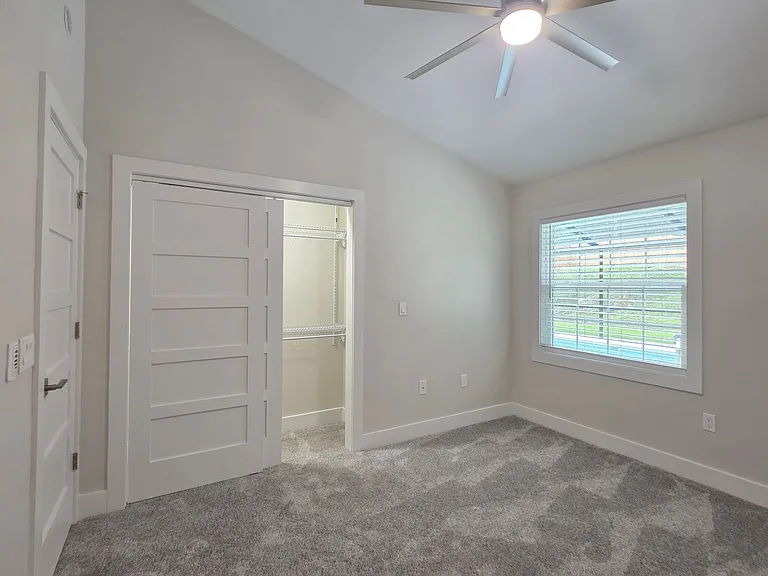 9405 SW 21st Ave — Photo 26