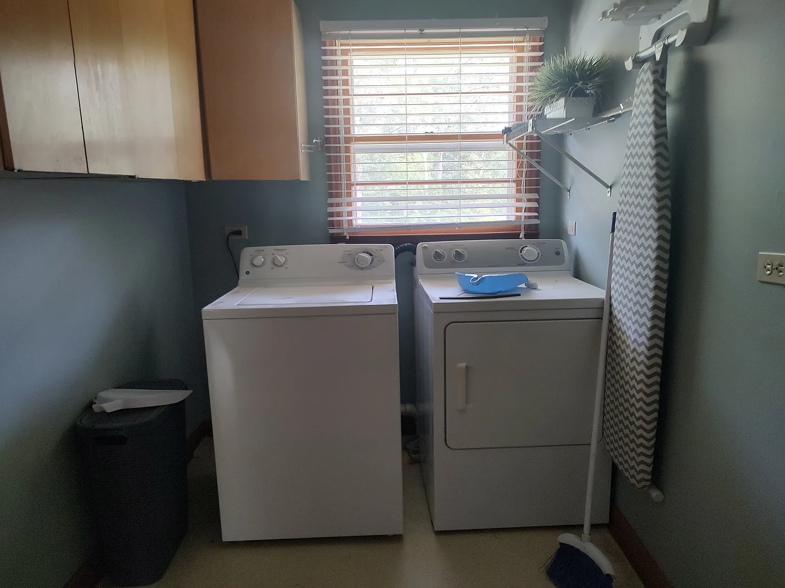 3 bed, 2.5 bath, 2277 sqft, $1,900 — Photo 4