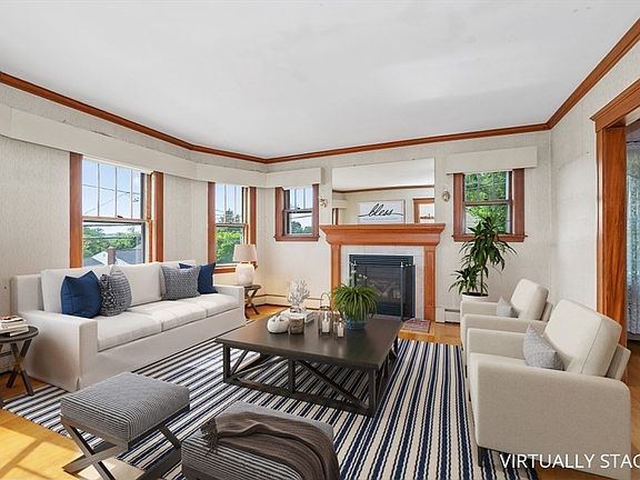 3rd image of 828 E Squantum St