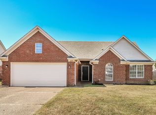 220 Green Valley Dr, Oakland, TN 38060