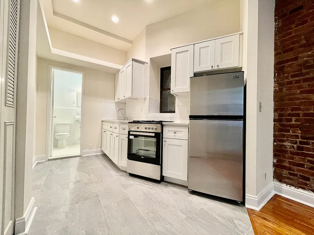 Building Photo - 245 E 77th St #1RW