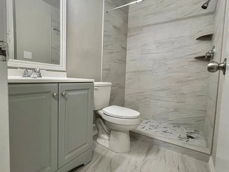 6702 Tamar Dr #B — Photo 11