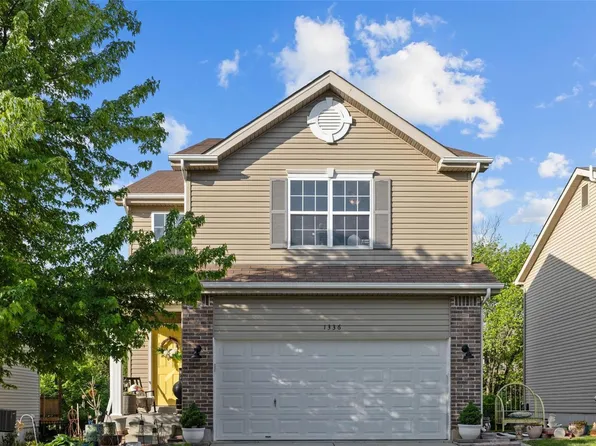 1336 Commons Cir, Saint Charles, MO 63304