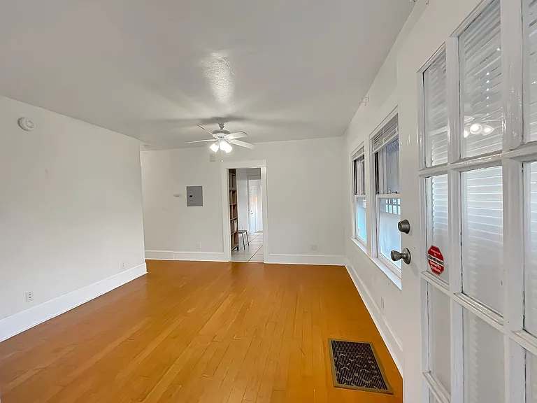 2450 Parker St — Photo 3