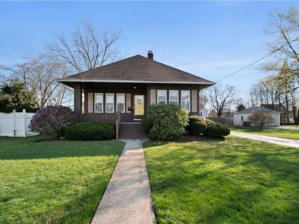 72 Greenwood Ave, Warwick, RI 02886