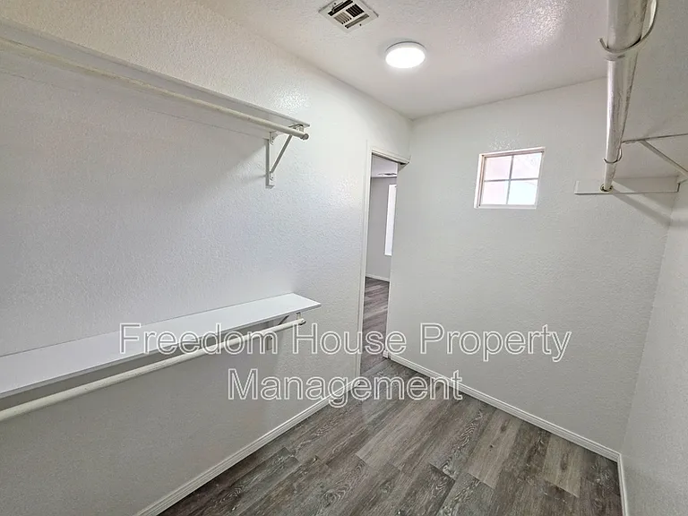 670 Bourbon St #2 — Photo 35