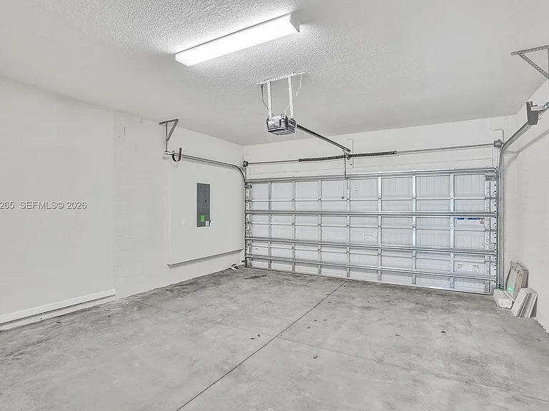 2202 S Appleton Cir S — Photo 25
