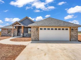 409 Bob White Rd, Geronimo, OK 73543