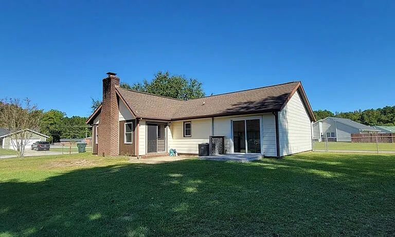 527 Raintree Cir — Photo 28