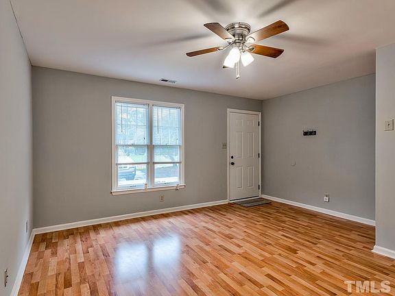 2nd image of 2633 Camellia Dr
