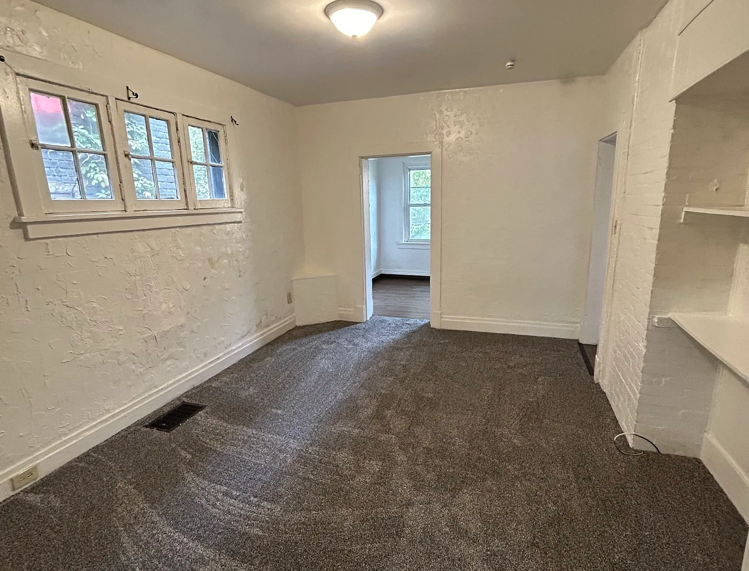 1 bed, 750 sqft, $1,200 — Photo 2