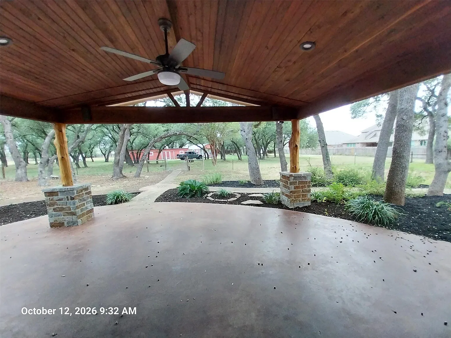 3 bed, 2.5 bath, 2096 sqft, $2,400 — Photo 3