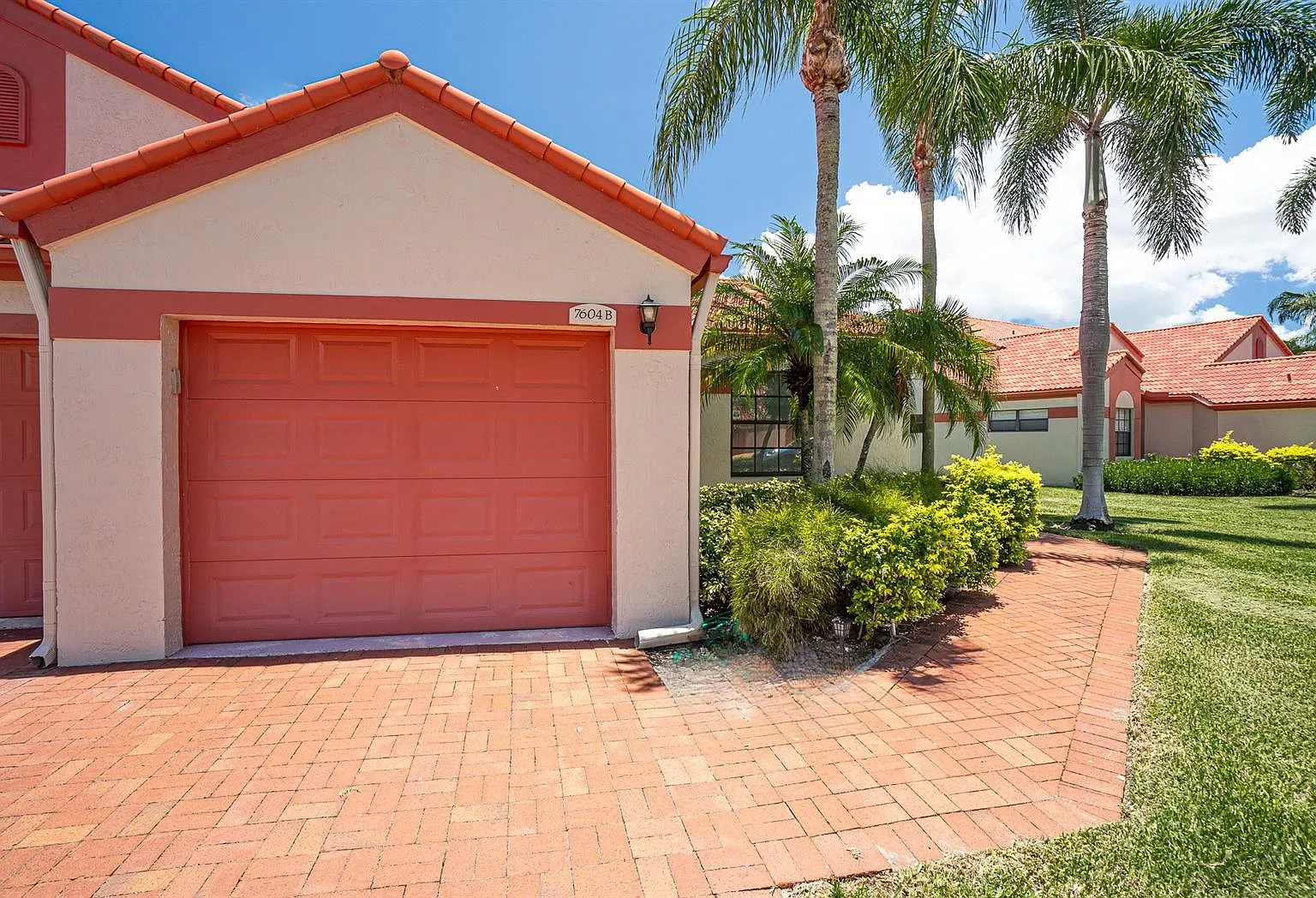 2 bed, 1243 sqft, $3,000 — Photo 2