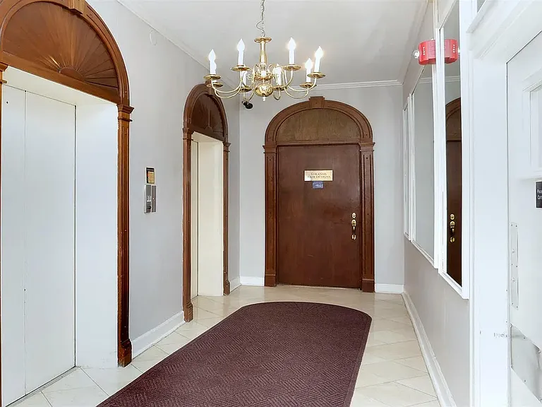 2121 Nicholasville Rd #801 — Photo 8