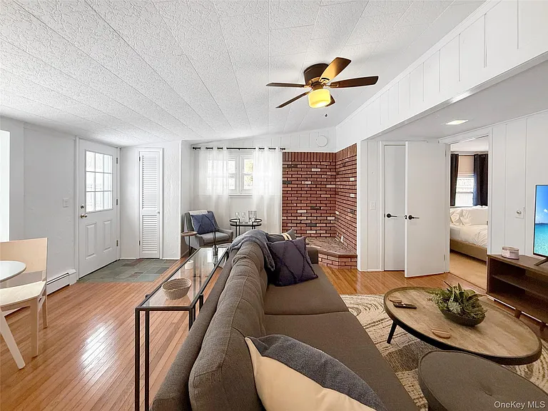 839 Pond View Rd — Photo 8